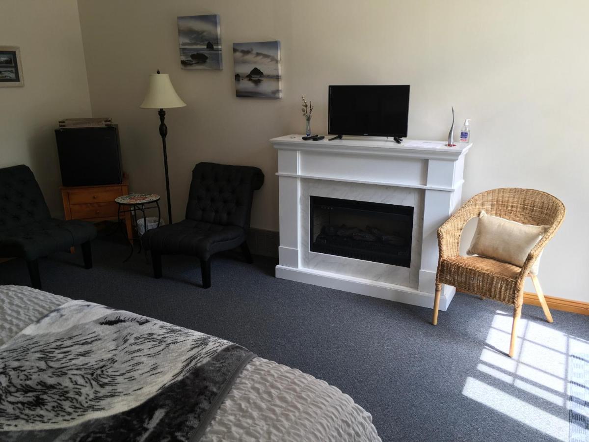 Rock Hill Bed & Breakfast Sharbot Lake Bagian luar foto