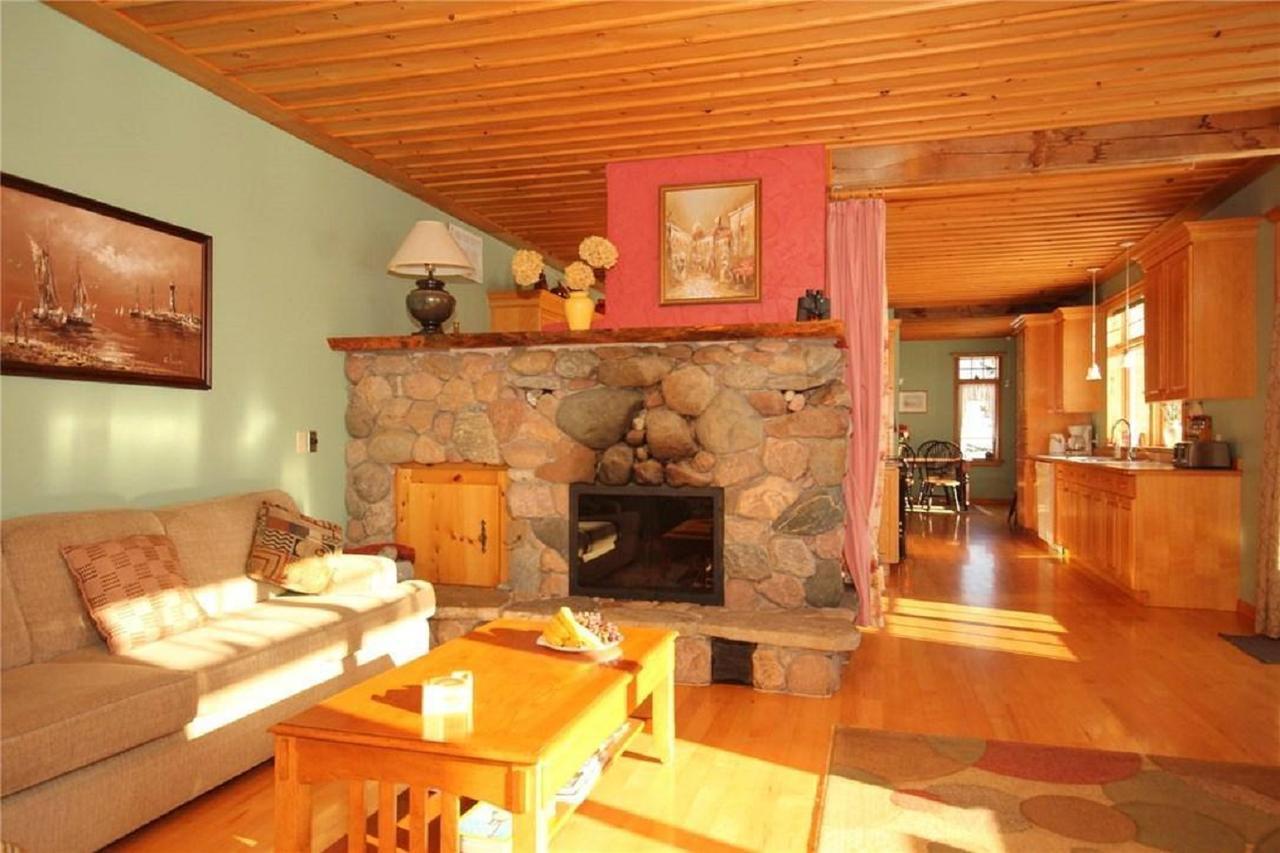 Rock Hill Bed & Breakfast Sharbot Lake Bagian luar foto